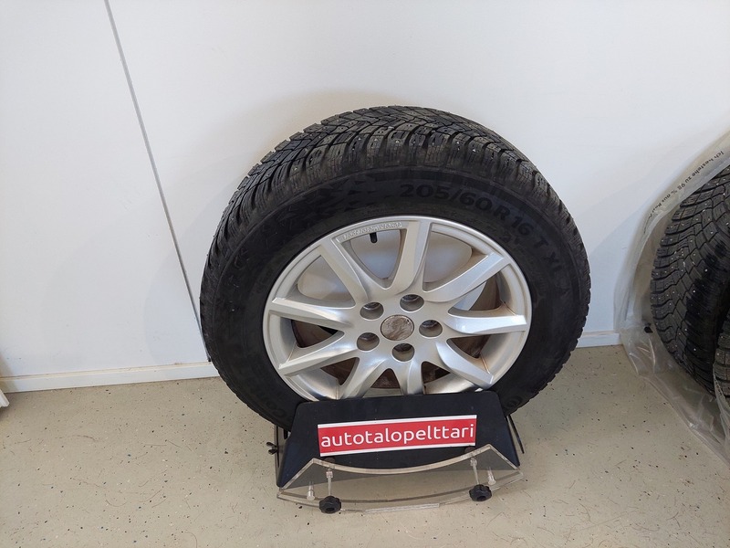 Toyota Avensis vaihtoauto