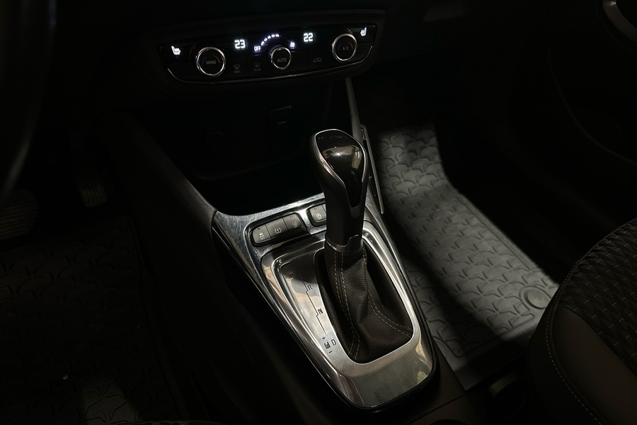 Opel Crossland X vaihtoauto