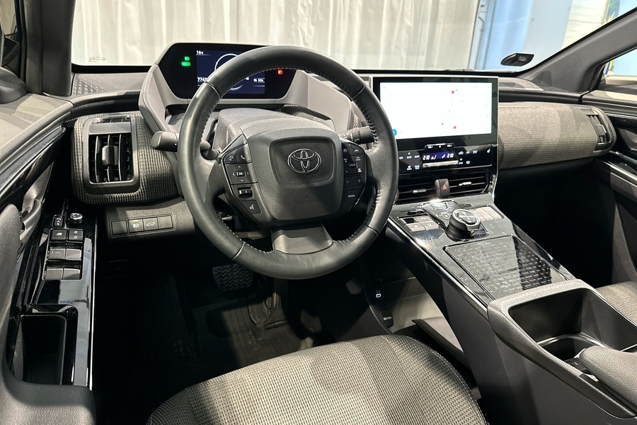 Toyota bZ4X vaihtoauto