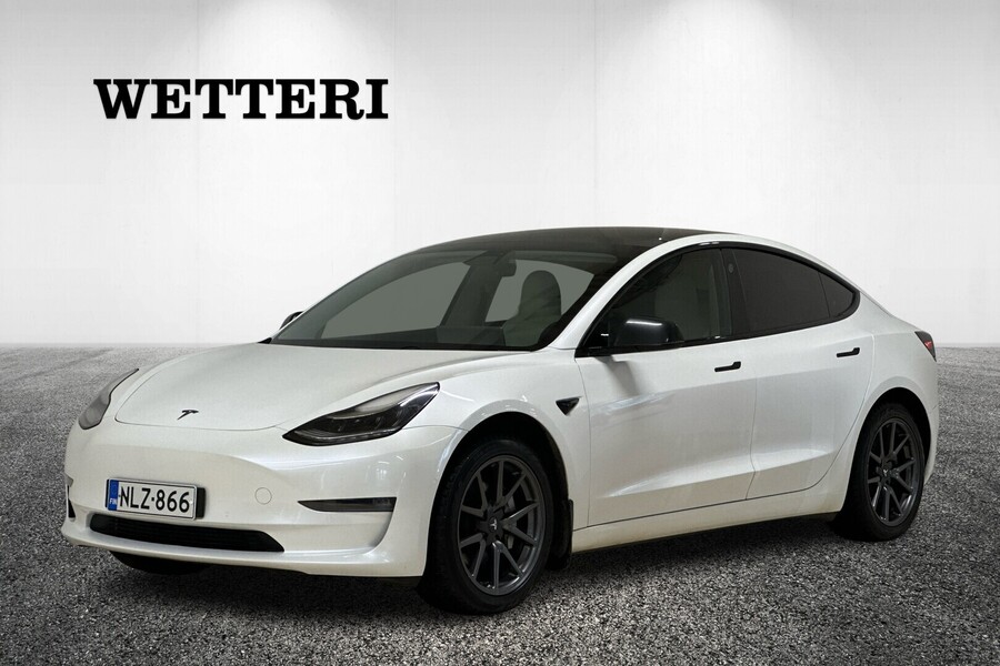 Tesla Model 3 vaihtoauto