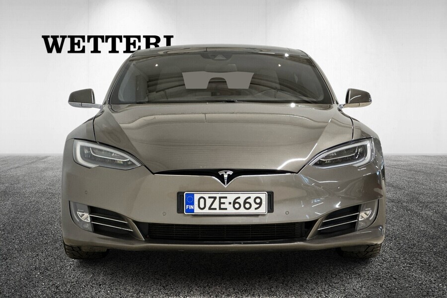 Tesla Model S vaihtoauto