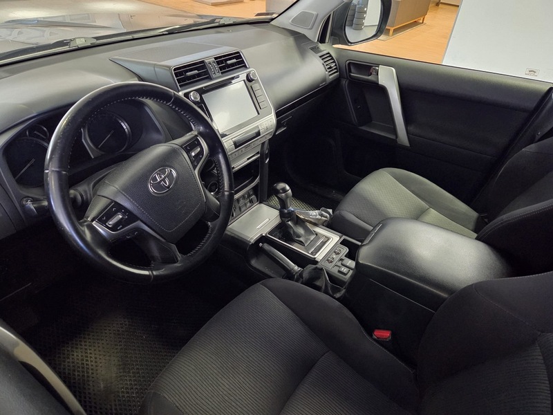 Toyota Land Cruiser vaihtoauto