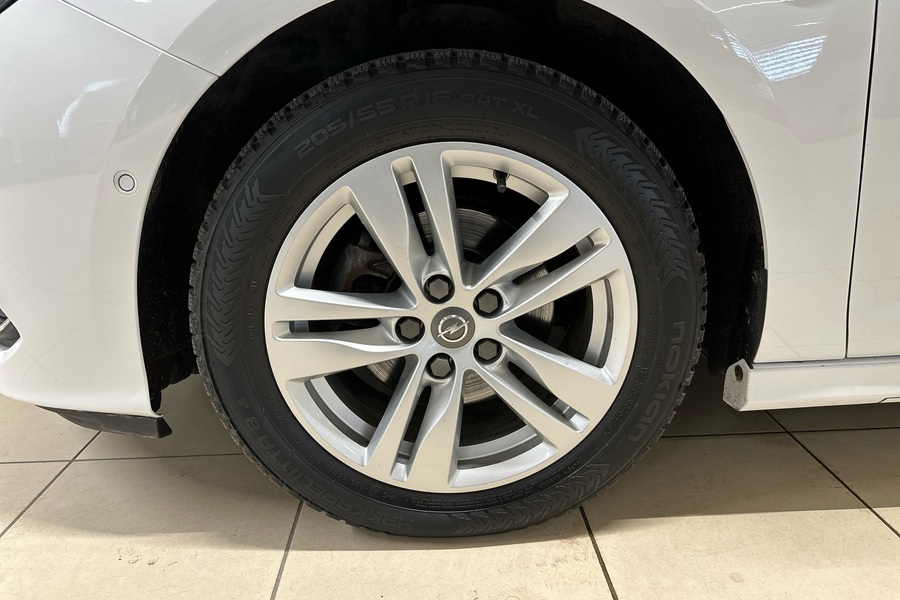 Opel Astra vaihtoauto