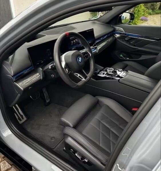 BMW i5 M60 vaihtoauto