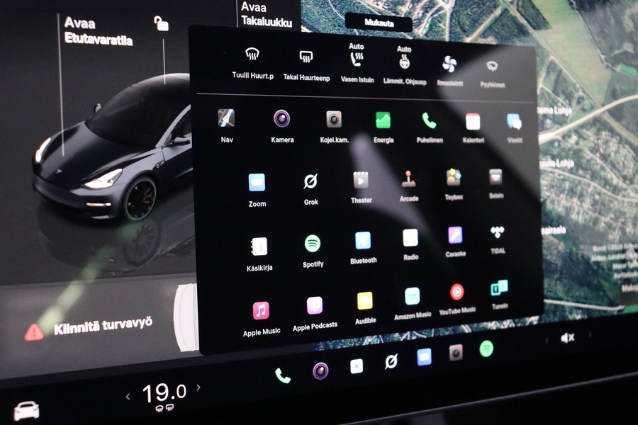 Tesla Model 3 vaihtoauto