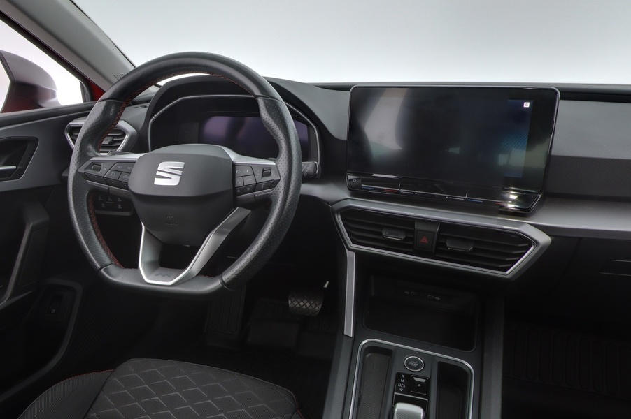 SEAT Leon Sportstourer vaihtoauto