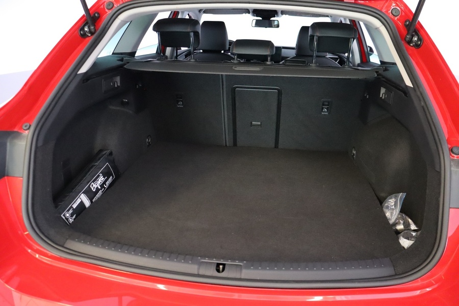 SEAT Leon Sportstourer vaihtoauto