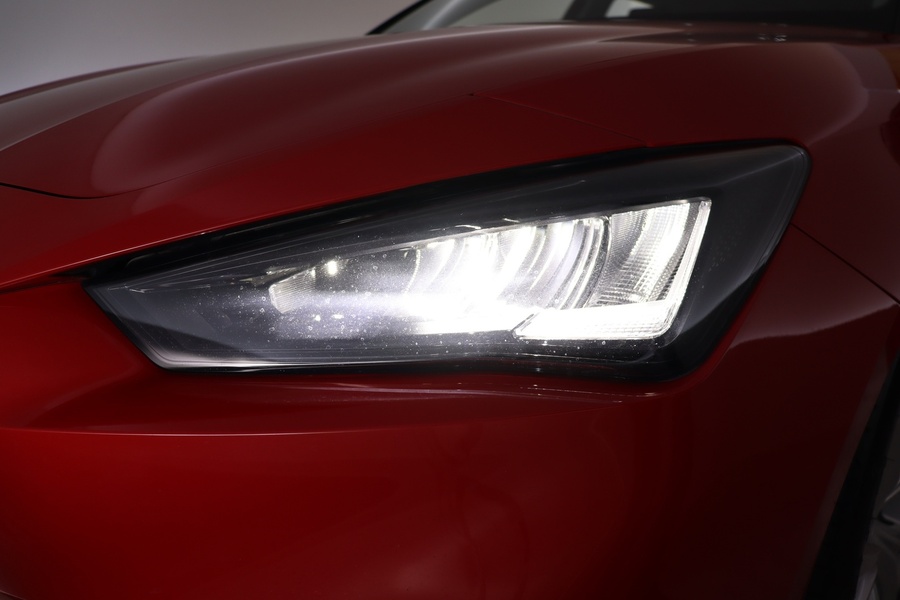 SEAT Leon Sportstourer vaihtoauto