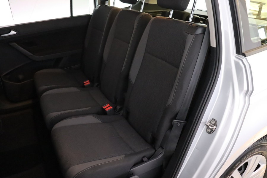 Volkswagen Touran vaihtoauto