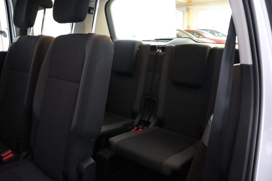 Volkswagen Touran vaihtoauto