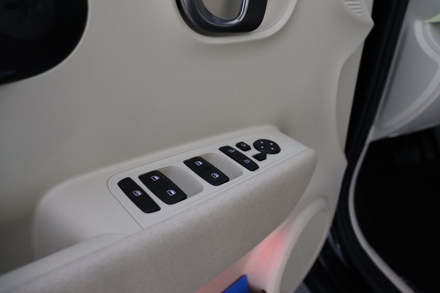 Hyundai INSTER vaihtoauto