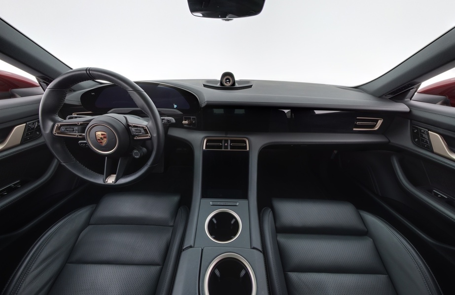 Porsche Taycan vaihtoauto