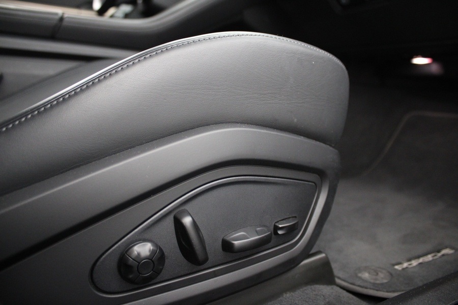 Porsche Taycan vaihtoauto