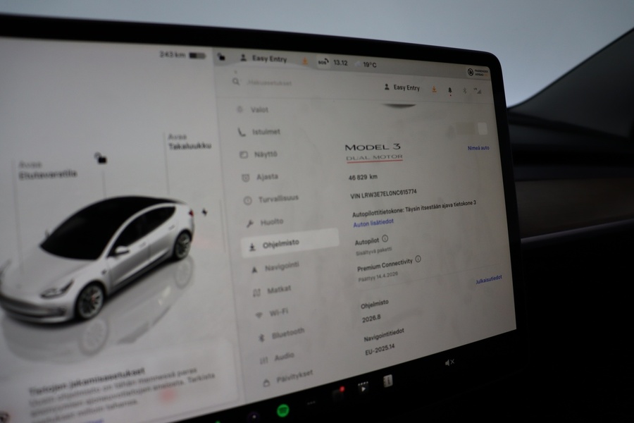 Tesla Model 3 vaihtoauto