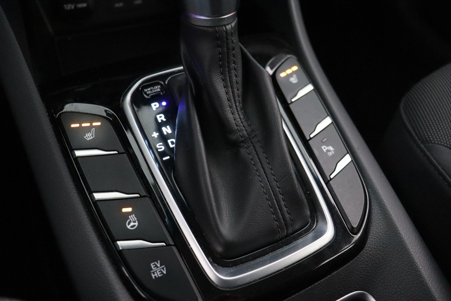 Hyundai IONIQ plug-in vaihtoauto