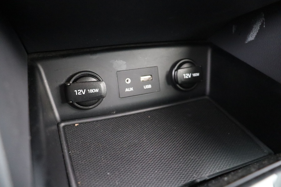 Hyundai IONIQ plug-in vaihtoauto