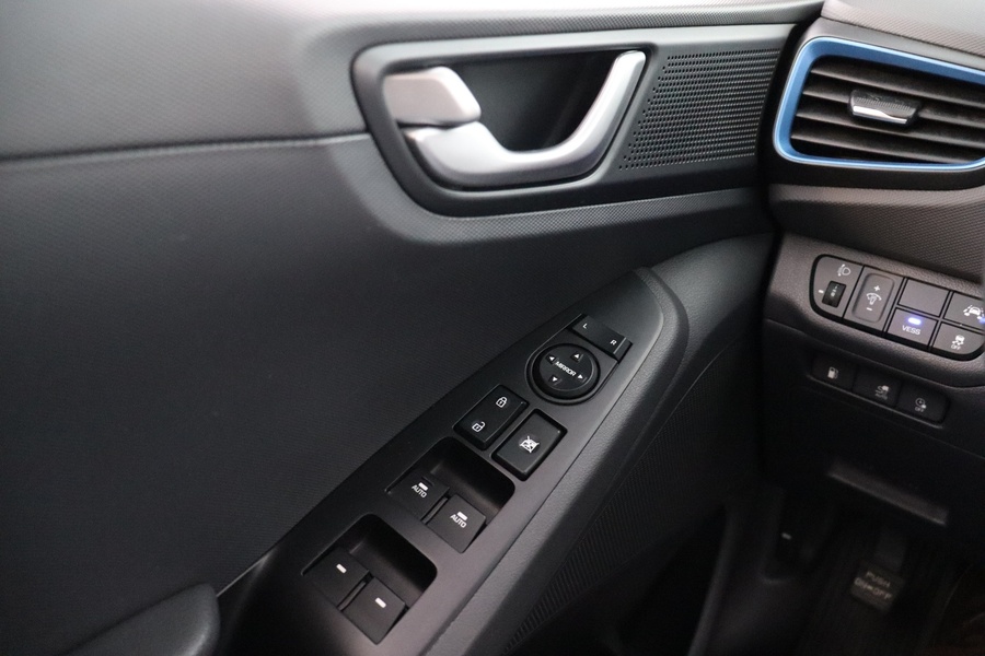 Hyundai IONIQ plug-in vaihtoauto