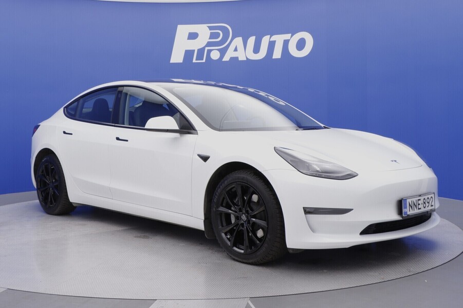 Tesla Model 3 vaihtoauto
