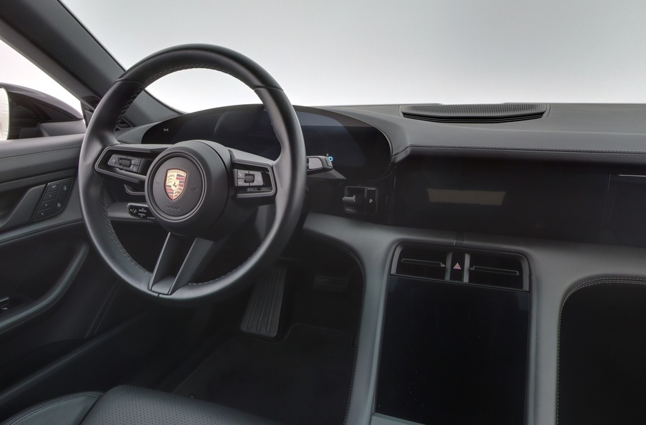 Porsche Taycan vaihtoauto