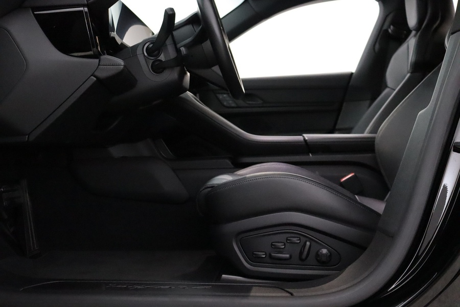 Porsche Taycan vaihtoauto