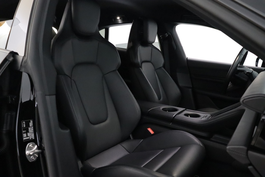 Porsche Taycan vaihtoauto