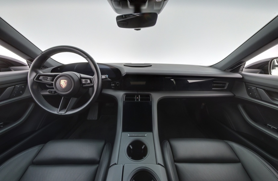 Porsche Taycan vaihtoauto