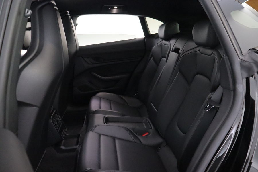 Porsche Taycan vaihtoauto