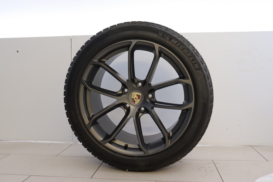 Porsche Taycan vaihtoauto