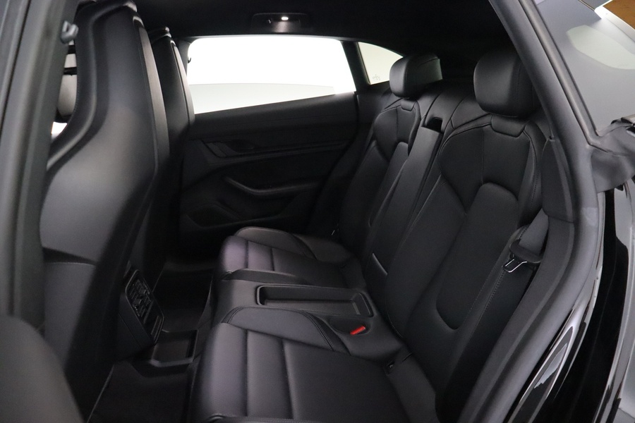 Porsche Taycan vaihtoauto