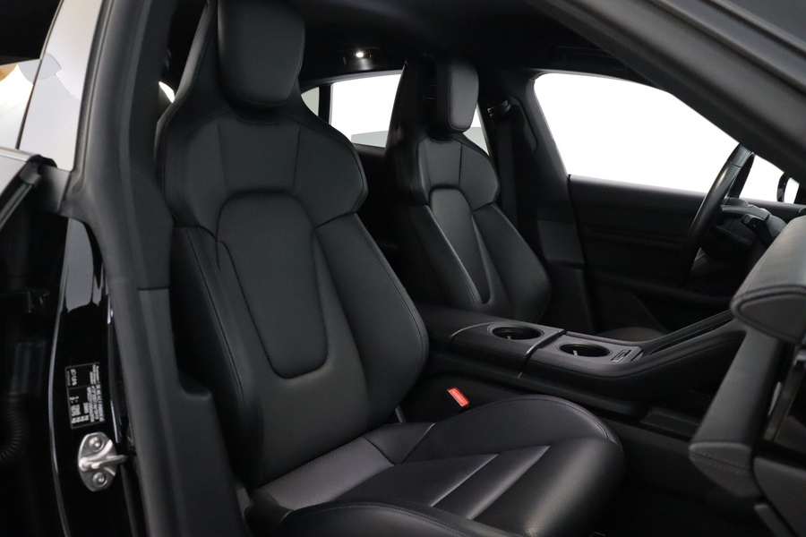 Porsche Taycan vaihtoauto