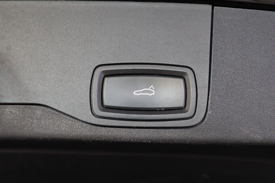 Porsche Taycan vaihtoauto