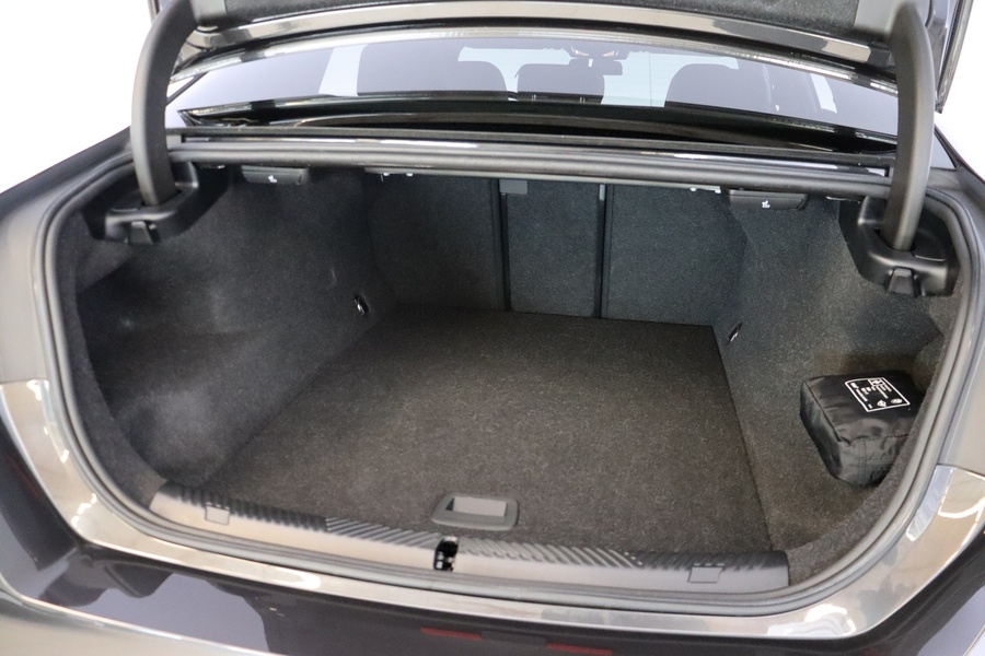 BMW i5 M60 vaihtoauto