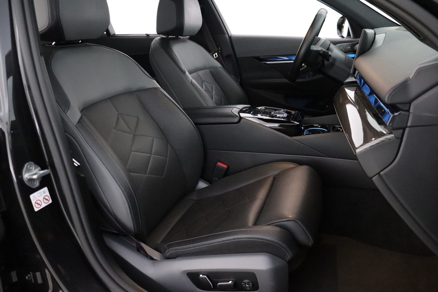 BMW i5 M60 vaihtoauto