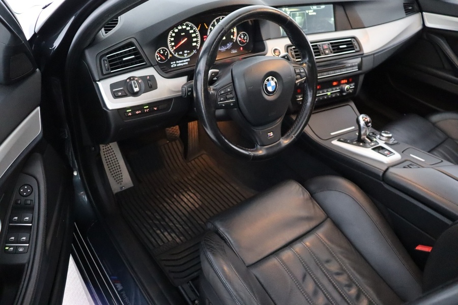 BMW M5 vaihtoauto