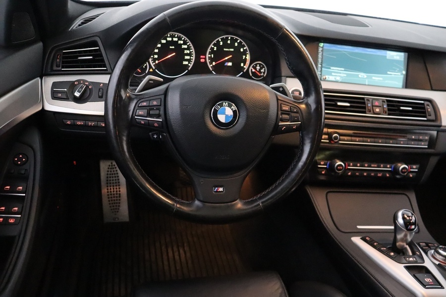 BMW M5 vaihtoauto