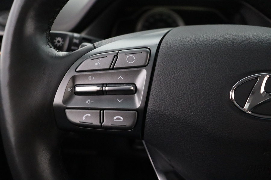 Hyundai IONIQ plug-in vaihtoauto