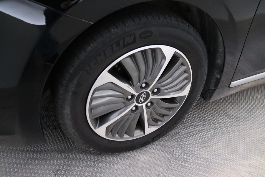 Hyundai IONIQ plug-in vaihtoauto