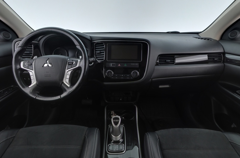 Mitsubishi Outlander PHEV vaihtoauto