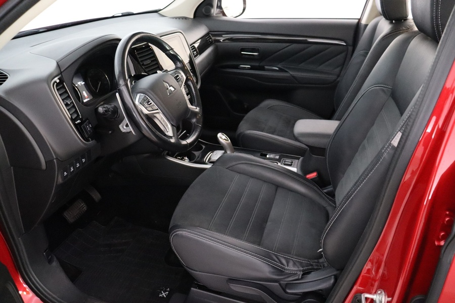 Mitsubishi Outlander PHEV vaihtoauto