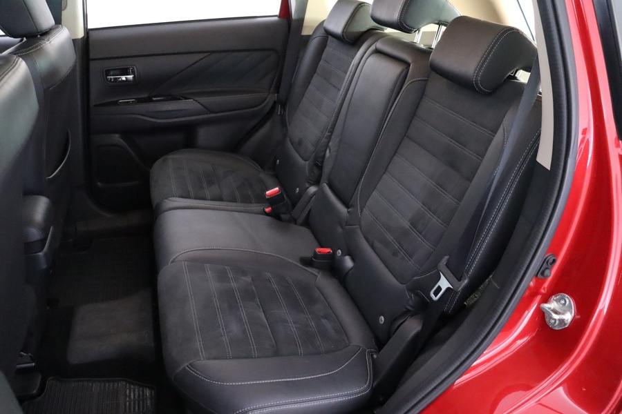 Mitsubishi Outlander PHEV vaihtoauto