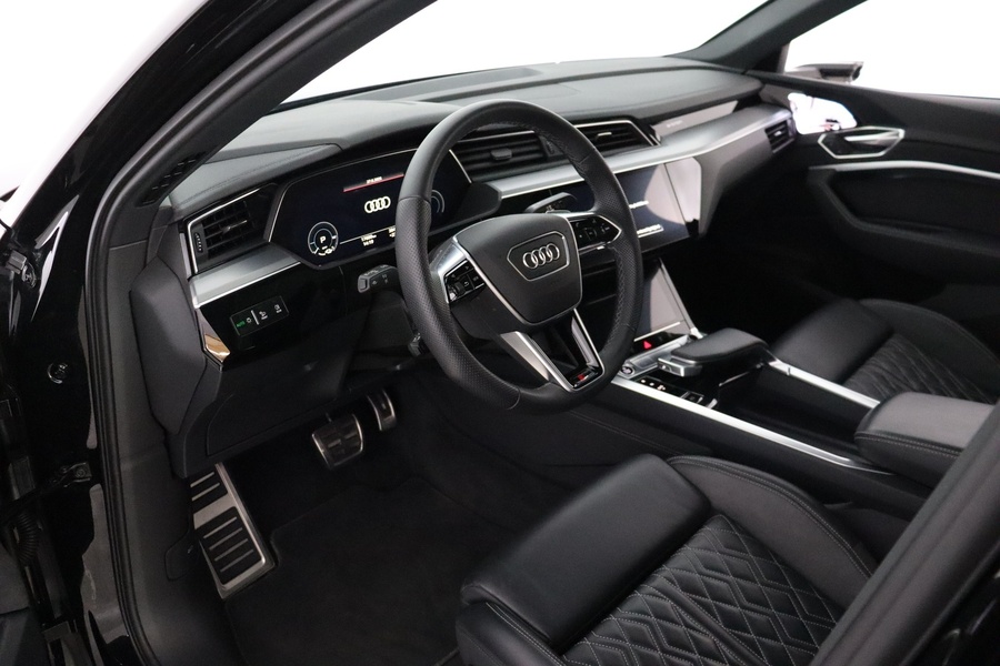 Audi Q8 e-tron vaihtoauto