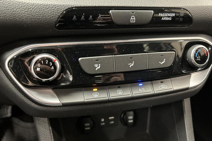 Hyundai i30 5d vaihtoauto