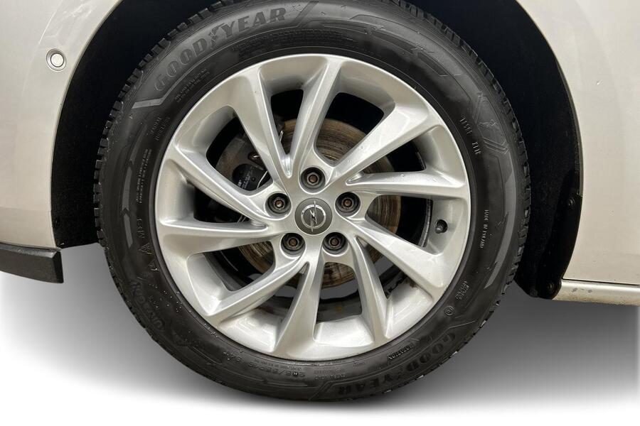 Opel Astra vaihtoauto