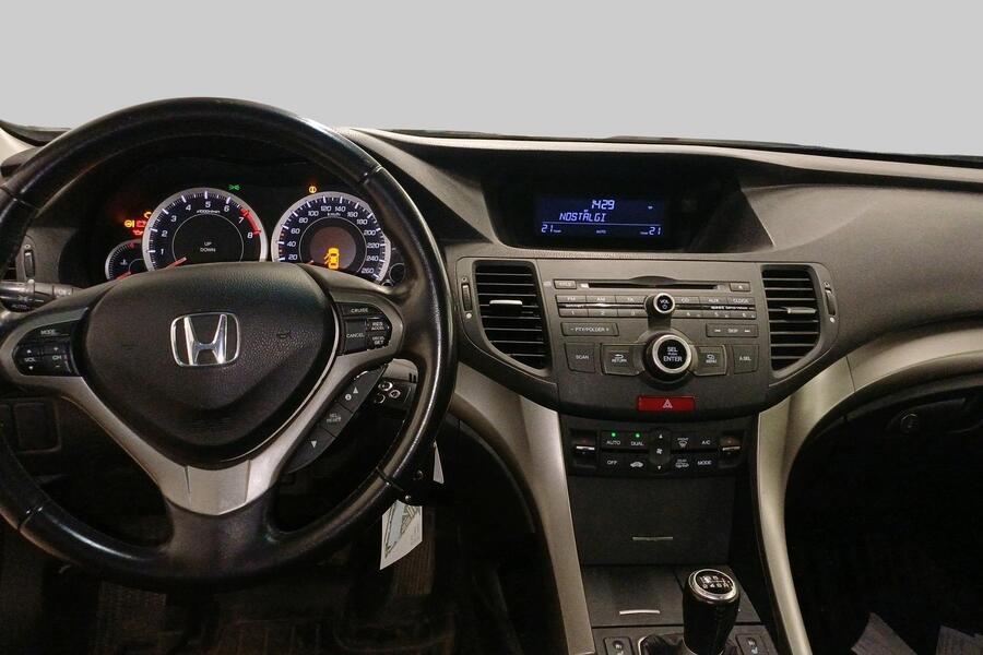 Honda Accord vaihtoauto