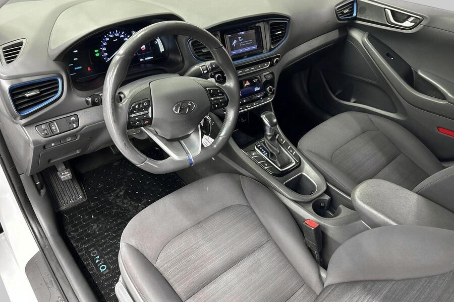 Hyundai IONIQ hybrid vaihtoauto