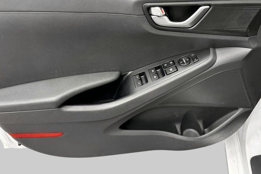 Hyundai IONIQ hybrid vaihtoauto