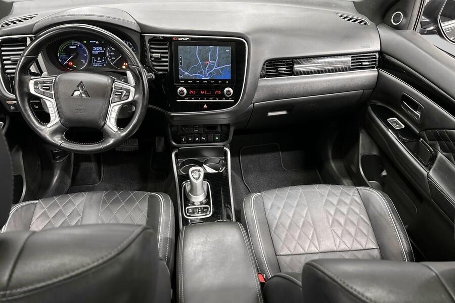 Mitsubishi Outlander PHEV vaihtoauto