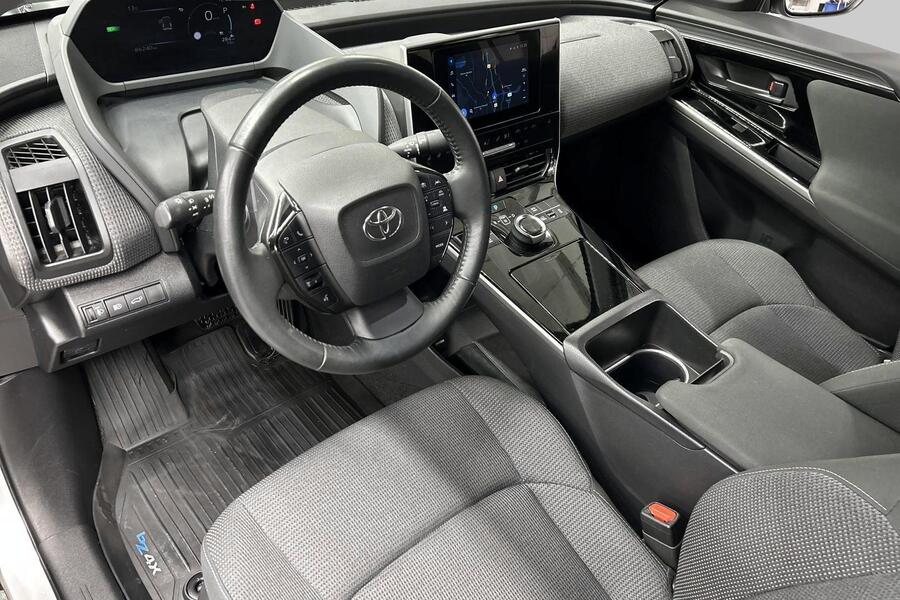 Toyota bZ4X vaihtoauto