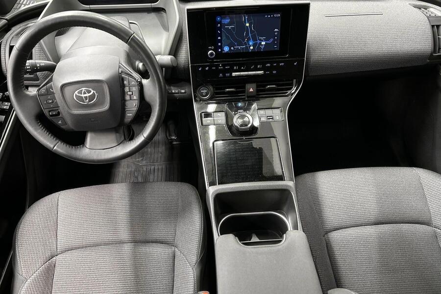 Toyota bZ4X vaihtoauto