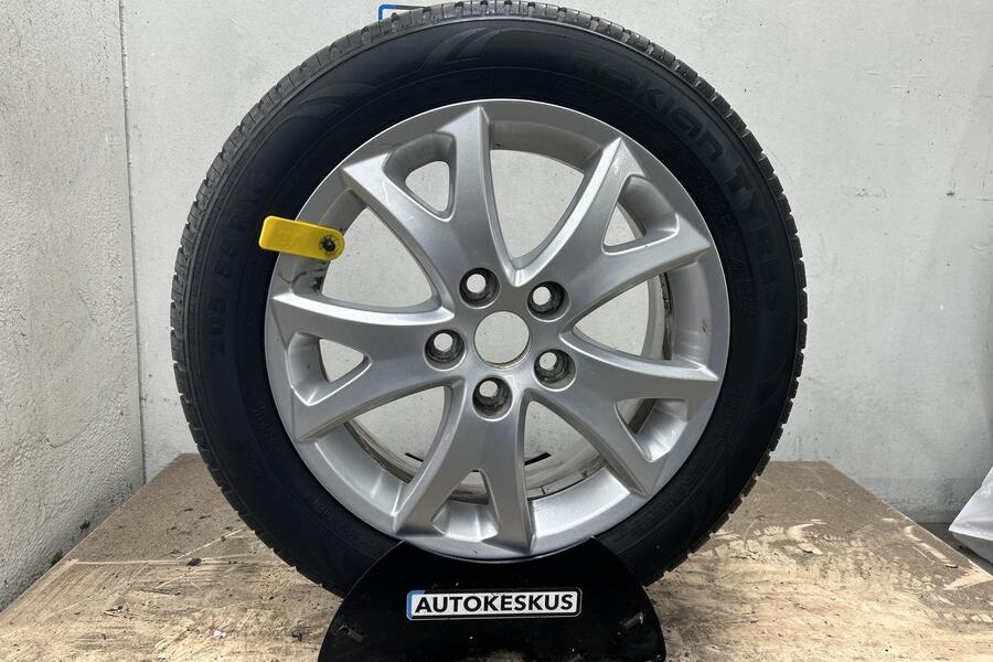 Toyota Auris vaihtoauto